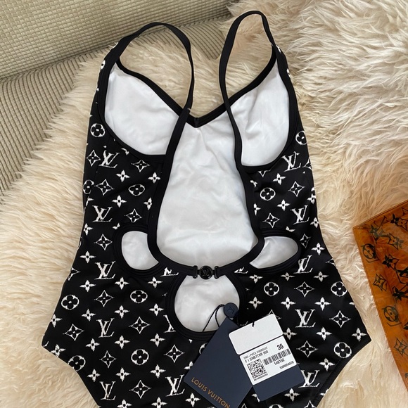 ๐ฉฑLOUIS VUITTON Blurry Swimsuit - Picture 3 of 10
